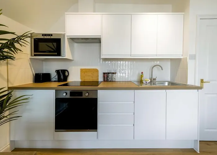 Grange Road 6 * Bristol