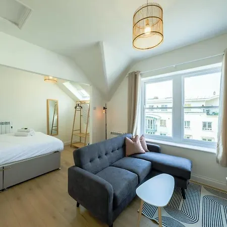 Grange Road 6 Апартаменти